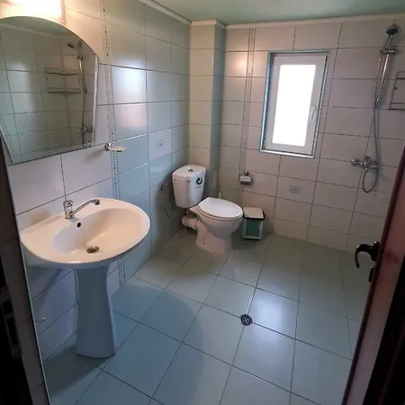 Apartament Geri 2 *