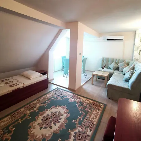 Geri 2 Apartament *